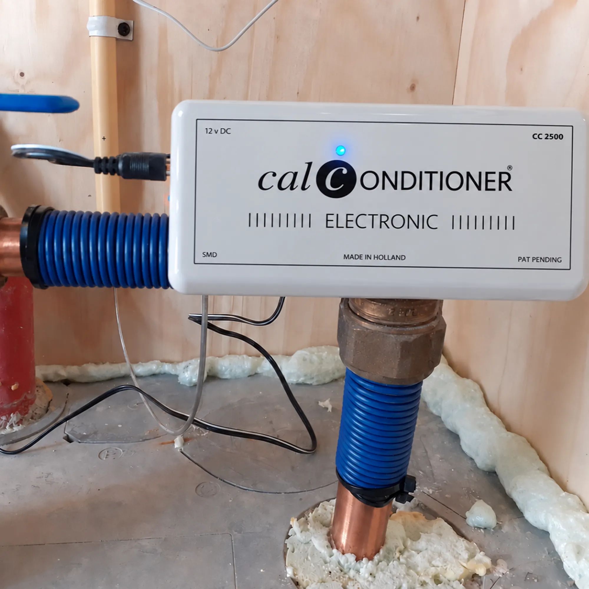 Calconditioner CC2500 installato su un tubo dell’acqua in rame